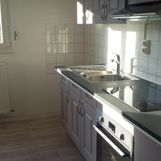  ABRIS & CO IMMOBILIER : Appartement | CHAMBERY (73000) | 72 m2 | 867 € 