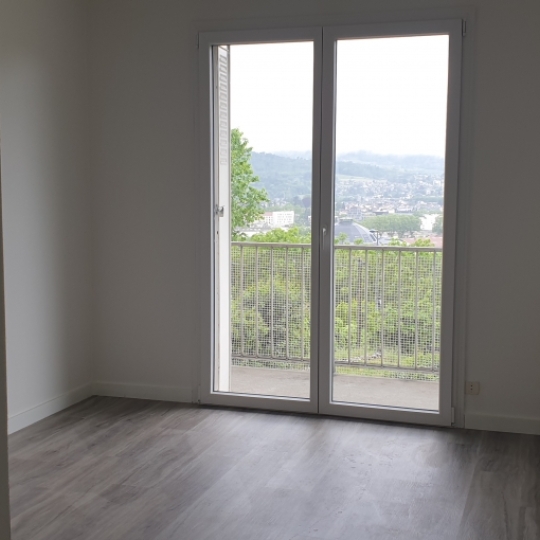  ABRIS & CO IMMOBILIER : Appartement | CHAMBERY (73000) | 100 m2 | 1 056 € 