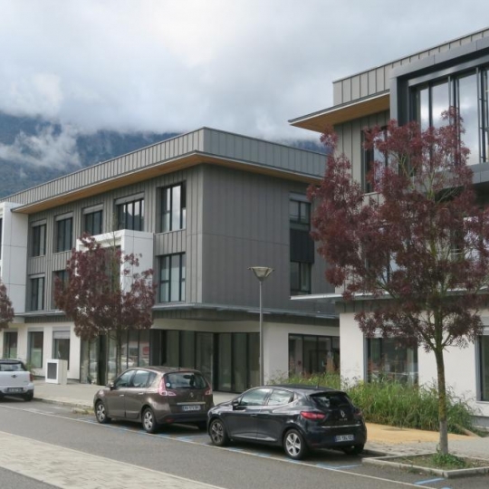  Annonces CHAMBERY : Local / Bureau | LE BOURGET-DU-LAC (73370) | 120 m2 | 2 400 € 