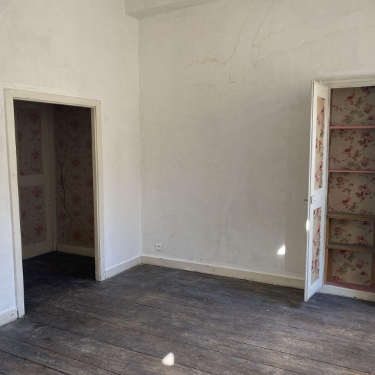  Annonces CHAMBERY : Appartement | CHAMBERY (73000) | 96 m2 | 180 000 € 