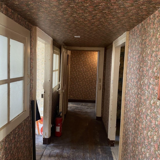  Annonces CHAMBERY : Appartement | CHAMBERY (73000) | 96 m2 | 180 000 € 
