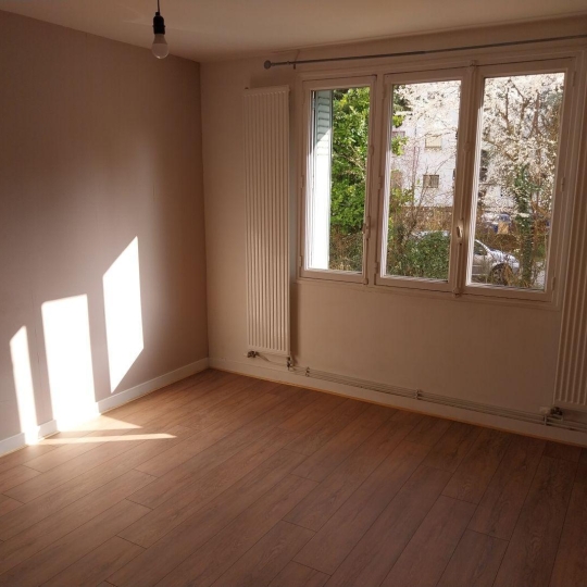  Annonces CHAMBERY : Apartment | CHAMBERY (73000) | 67 m2 | 142 000 € 