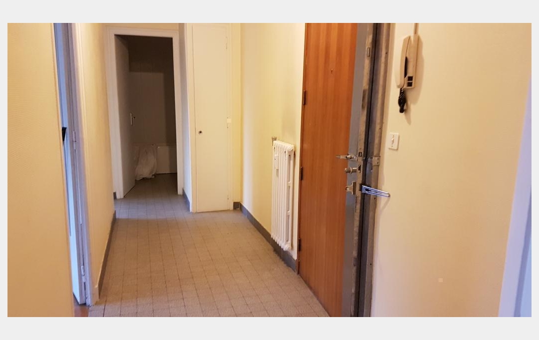 Annonces CHAMBERY : Appartement | CHAMBERY (73000) | 54 m2 | 717 € 