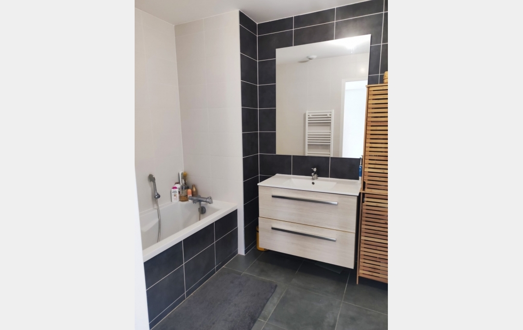Annonces CHAMBERY : Appartement | LA RAVOIRE (73490) | 66 m2 | 819 € 