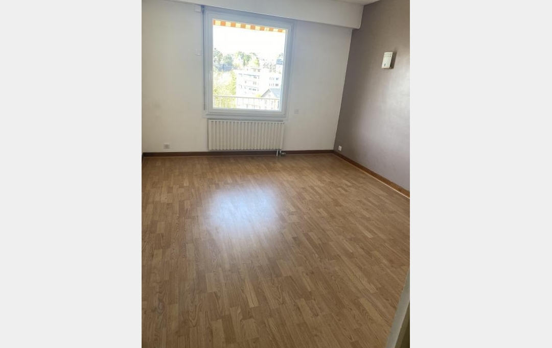 Annonces CHAMBERY : Appartement | CHAMBERY (73000) | 78 m2 | 918 € 