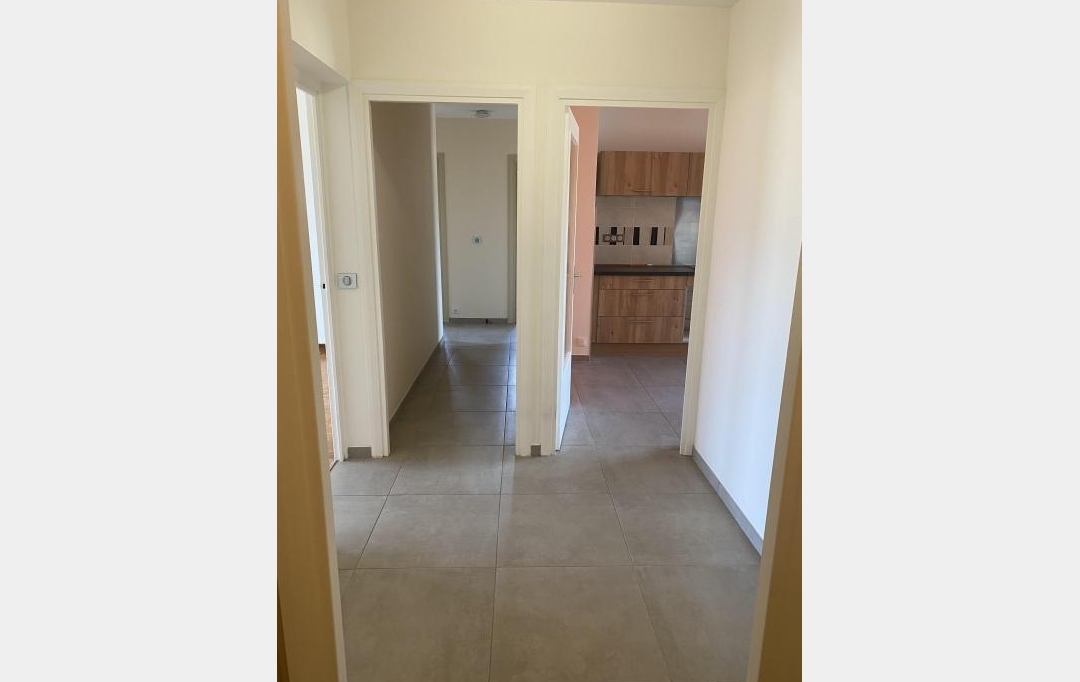 Annonces CHAMBERY : Appartement | CHAMBERY (73000) | 78 m2 | 918 € 