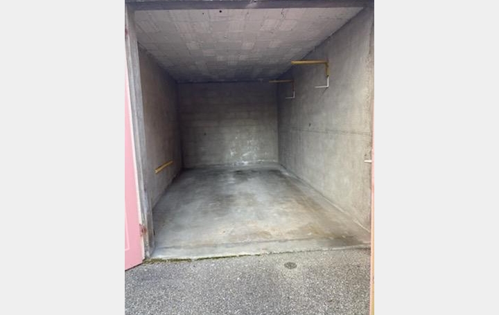 ABRIS & CO IMMOBILIER : Garage / Parking | CHAMBERY (73000) | 0 m2 | 100 € 