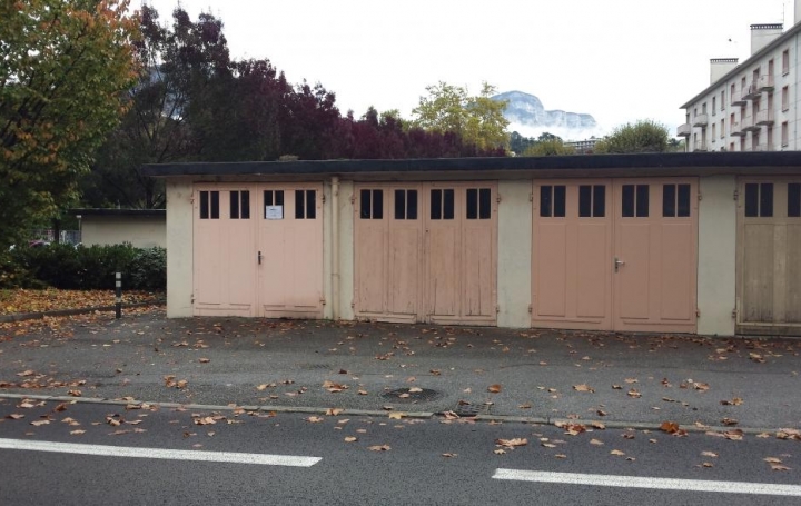 ABRIS & CO IMMOBILIER : Garage / Parking | CHAMBERY (73000) | 0 m2 | 101 € 