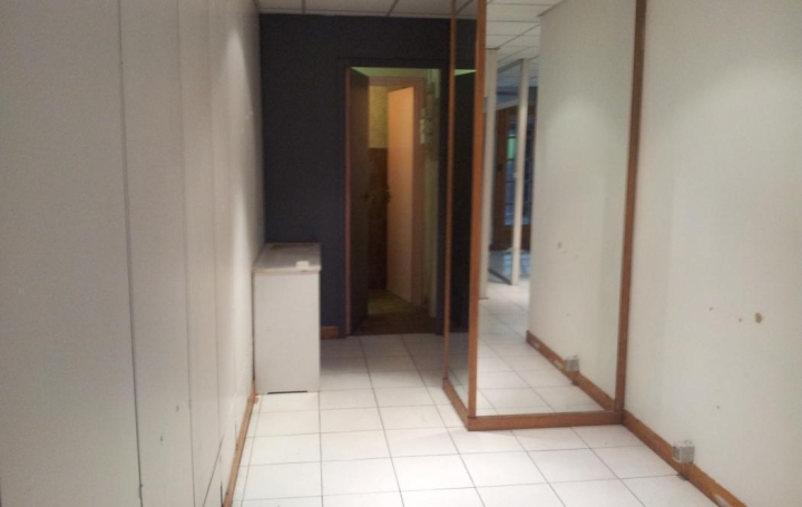 ABRIS & CO IMMOBILIER : Commerces | CHAMBERY (73000) | 97 m2 | 815 € 