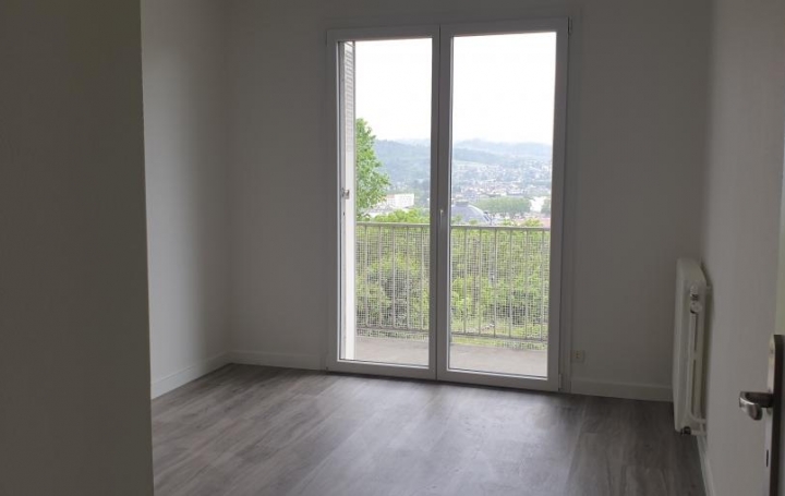 ABRIS & CO IMMOBILIER : Apartment | CHAMBERY (73000) | 100 m2 | 1 056 € 